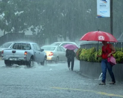 Fuertes lluvias para este domingo por efectos indirectos de huracán Erin