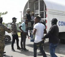 Migración detiene 1,192 indocumentados haitianos durante operativos