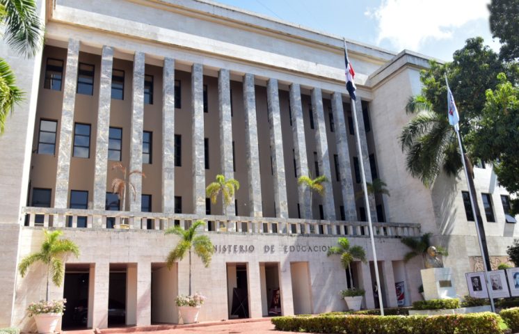 Educación llama a unir esfuerzos para garantizar un inicio de año escolar exitoso