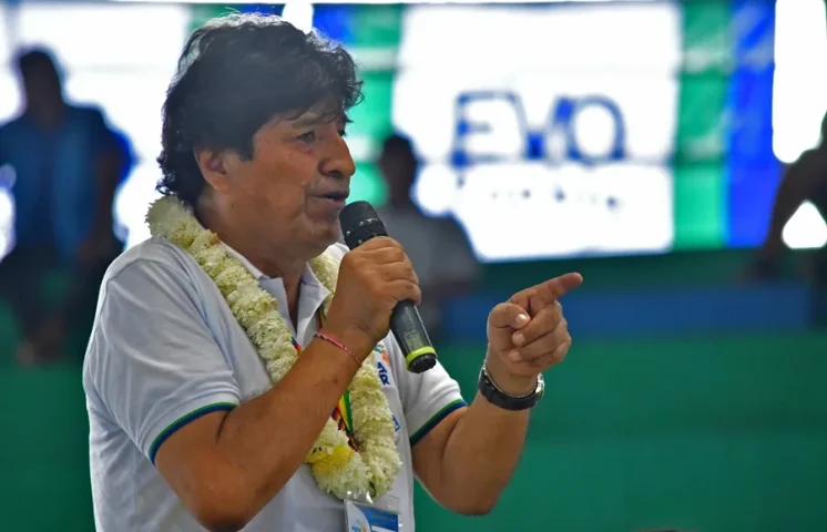 Evo Morales dice que «los pueblos del mundo» defenderán a la «revolución bolivariana» de EE.UU.