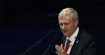 El ultraderechista Kast inscribe su candidatura presidencial y promete «reconstruir» Chile