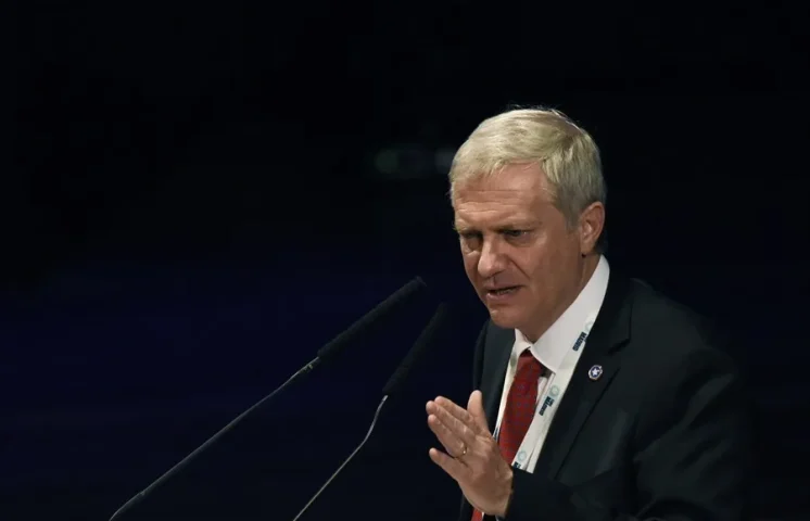 El ultraderechista Kast inscribe su candidatura presidencial y promete «reconstruir» Chile