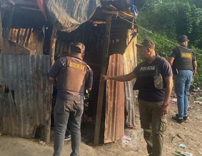 PN ocupa presuntas drogas, dinero y cigarrillos de contrabando en Santiago