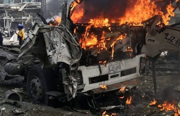 Petro confirma detención de dos sospechosos de atentado que dejó seis muertos y 71 heridos