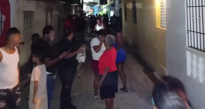 Madre habría envenenado a sus tres hijos y luego se quitó la vida en el ensanche Isabelita