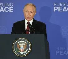 Putin dice que la guerra de Ucrania es una «tragedia» a la que hay que poner fin tras su reunión con Trump