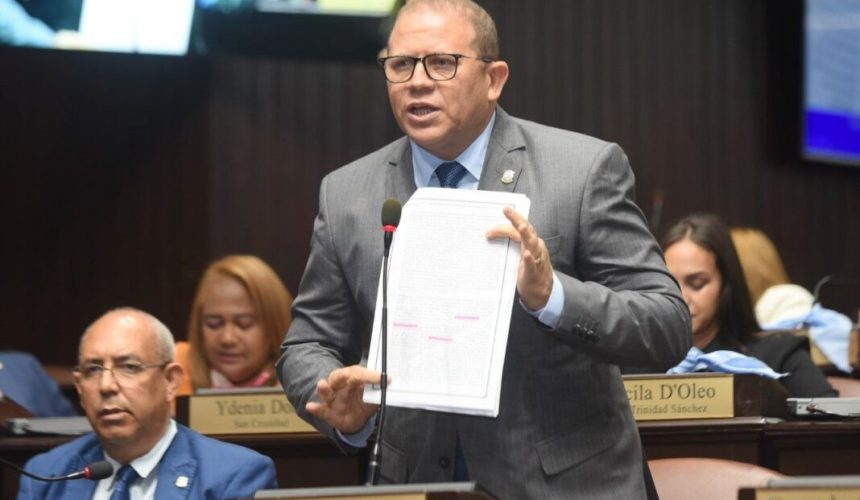 Rafael Castillo: Alcaldía impone “desorden y búsqueda” en incautación de motocicletas en SDE