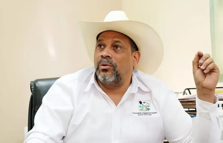 Seguridad del alcalde de Santiago Riverón es desarmado por grupo de haitianos