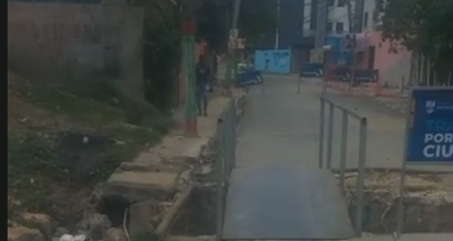 Residentes de El Tamarindo denuncian abandono de obra en calle Mónica Mota