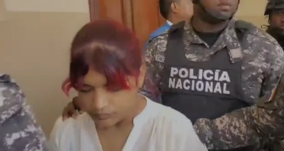 Dictan un año de prisión preventiva contra mujer acusada de muerte de taxista en Moca