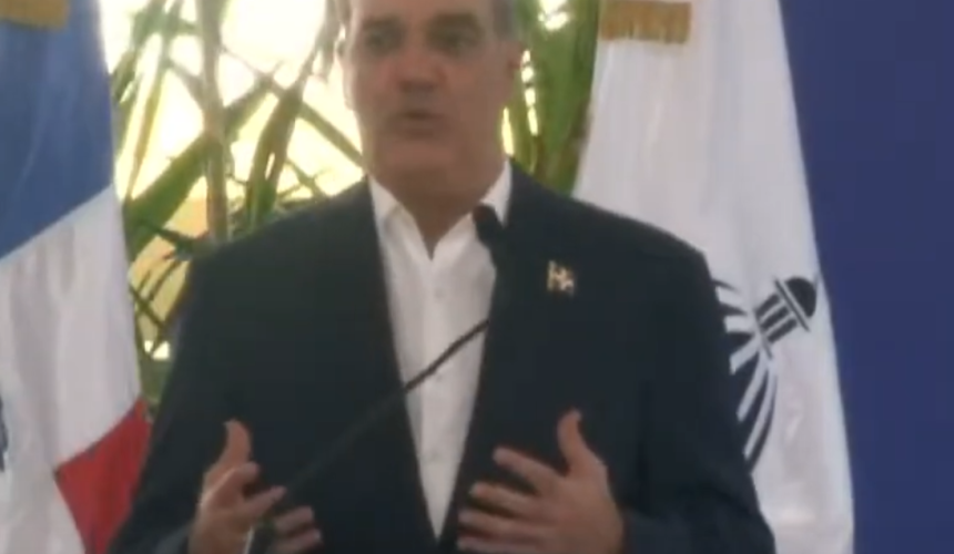 Abinader garantiza entrega total de kits escolares a estudiantes del sistema público