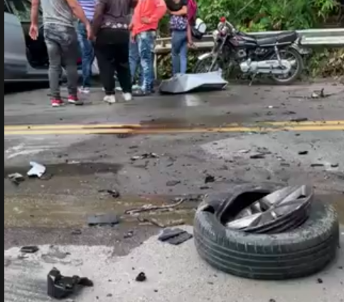 Al menos una persona fallecida tras accidente de tránsito en Salcedo 