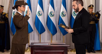 Solo peinados “adecuados” en las escuelas: la nueva normativa de Bukele 