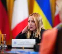 Las garantías para Ucrania tomarán como «modelo» el artículo 5 de la OTAN, afirma Meloni