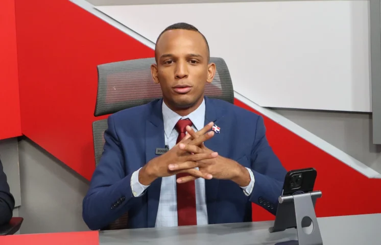 Aparece el periodista Edward Ramírez en destacamento del Naco