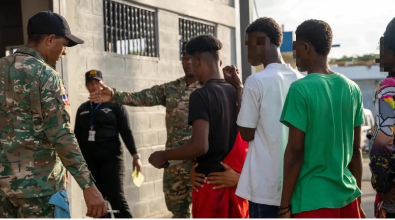 Migración detiene a 997 ilegales y deporta a 1,045