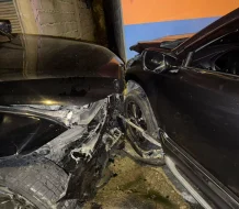 Joven resulta herido al chocar con camioneta del síndico de Loma de Cabrera