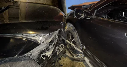 Joven resulta herido al chocar con camioneta del síndico de Loma de Cabrera
