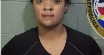 Apresan mujer por presunta estafa mediante falsas transferencias electrónicas en Santiago