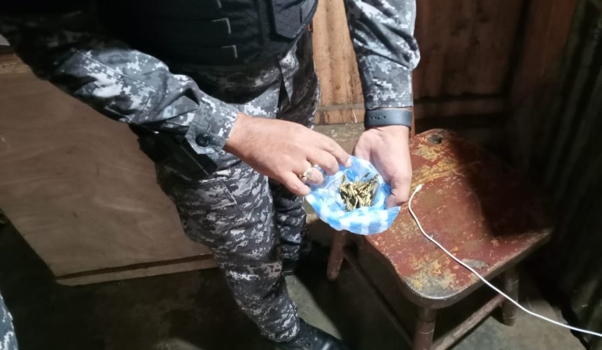 Desmantelan puntos de sustancias narcóticas; ocupan arma de fuego en Sabana Grande De Boyá