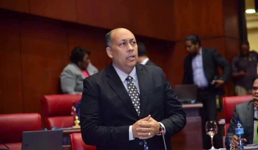 Luis René Canaán es designado administrador general de ARS SEMMA