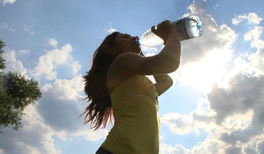 Calor sofocante y polvo del Sahara afectarán el país este martes, según Indomet