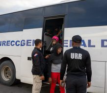 Migración detiene 1,495 haitianos indocumentados y deporta 1,363