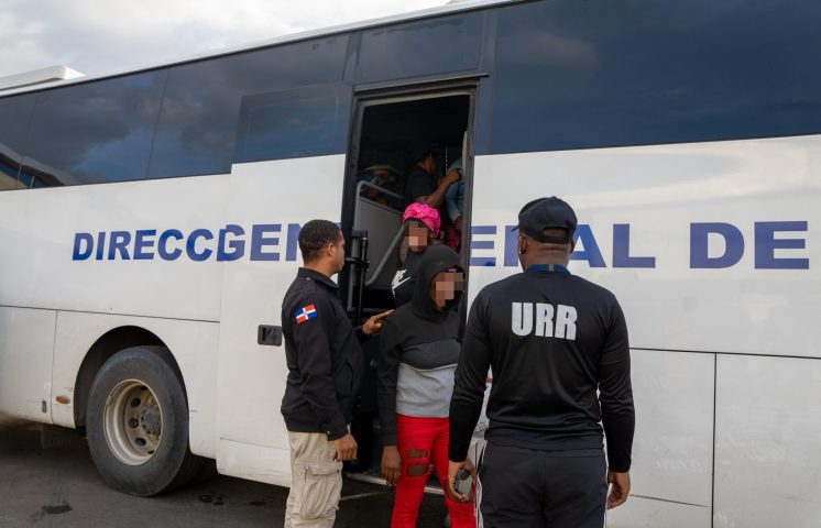 Migración detiene 1,495 haitianos indocumentados y deporta 1,363