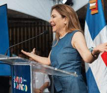 Carolina ilumina al Ensanche Luperón con 480 luminarias LED instaladas