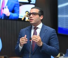 Charlie Mariotti Jr: “Más de 300 mil niños quedarían fuera del año escolar por déficit de aulas”