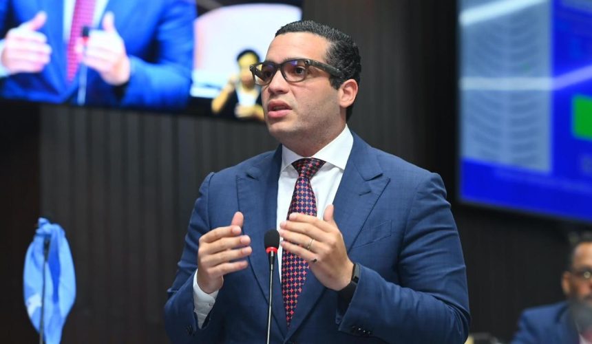 Charlie Mariotti Jr: “Más de 300 mil niños quedarían fuera del año escolar por déficit de aulas”