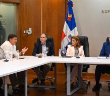 Ministro de Hacienda y Economía, se reúne con empresarios para impulsar crecimiento económico