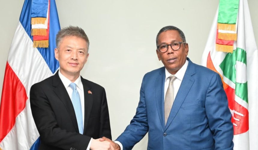 Embajador de China elogia modelo dominicano de asistencia alimentaria para población vulnerable