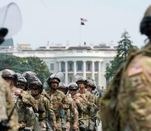 Trump anuncia envío de la Guardia Nacional a Washington para 