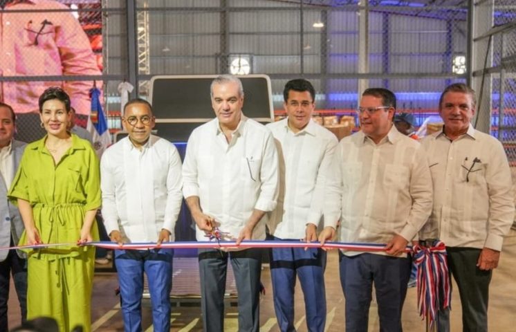 Abinader inaugura en el AILA nueva terminal courier para manejo de mercancía comprada por internet