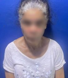 Apresan mujer por presuntamente agredir física y verbalmente a su madre de 78 años en Moca