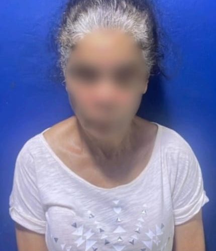 Apresan mujer por presuntamente agredir física y verbalmente a su madre de 78 años en Moca