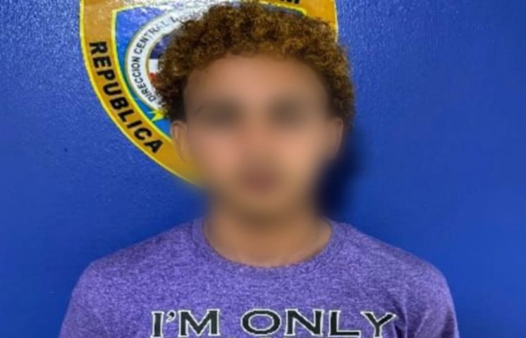 Se entrega a las autoridades “Tata”, acusado de homicidio en Santiago