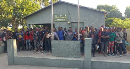 Con drones localizan y detienen a 53 haitianos indocumentados en Montecristi