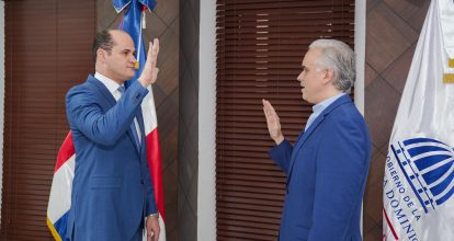 Juramentan a Adolfo Pérez De León como nuevo director del INABIE