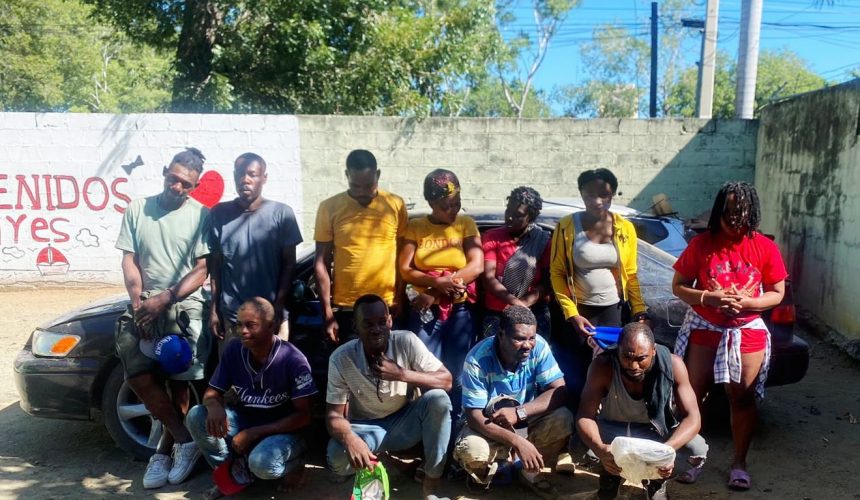 Detienen vehículo con 11 haitianos indocumentados en Santiago Rodríguez