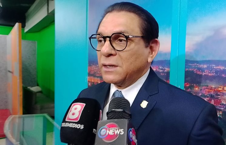 Senador Daniel Rivera felicita a médicos dominicanos y aboga por mejores condiciones de vida