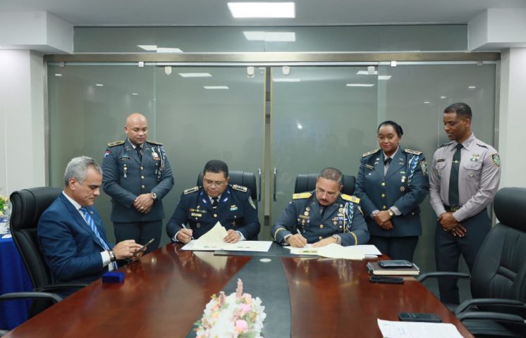 Policía Nacional firma convenios con Honduras para cooperación en seguridad y formación de cadetes