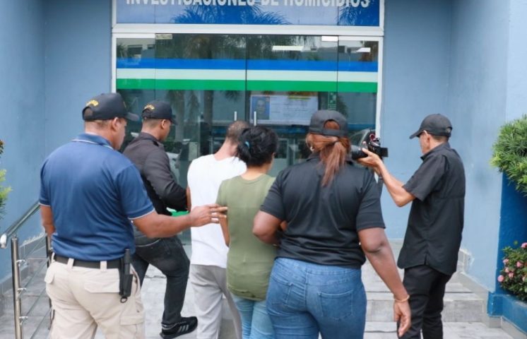 Aplazan medida de coerción contra pareja acusada de la muerte de una niña en Los Guandules