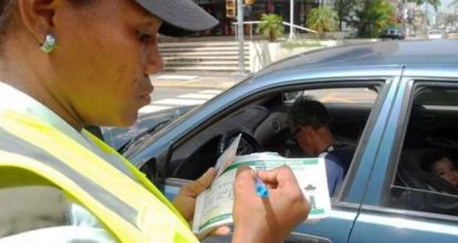Multas de Parquéate RD reducen en un 50% los vehículos mal estacionados