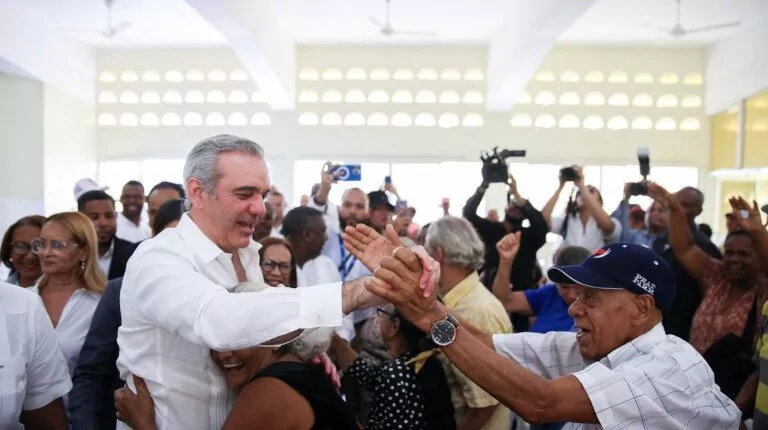 Abinader entregará siete escuelas y el remozado hospital Luis Morillo King en La Vega