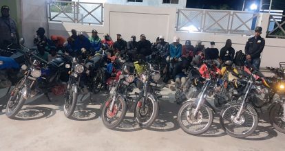 Cae red de tráfico de indocumentados en Azúa: apresan a 9 hombres con 38 haitianos