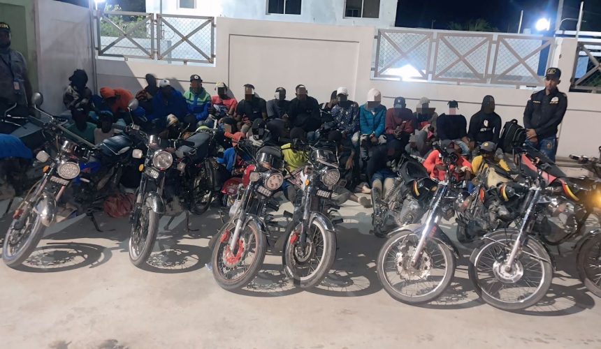 Cae red de tráfico de indocumentados en Azúa: apresan a 9 hombres con 38 haitianos