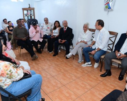 Abel Martínez continúa encuentros con dominicanos líderes en el exterior