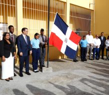 Yayo Sanz Lovatón encabeza inicio del año escolar en la Escuela República de Chile